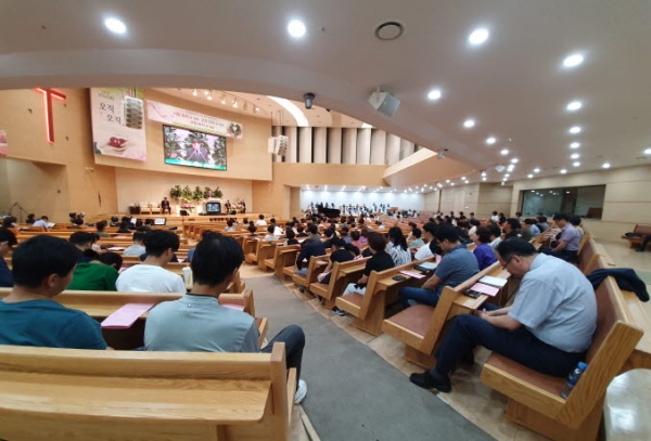 청주시기독교연합회가 육이오 69돌을 앞두고 '나라사랑 기도회'를 가졌다. (김성수 지역기자)