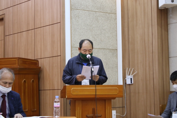 2020 다시 희망 선언서를 낭독하는 KSCF 전 총무 장병기 목사, 이신성 기자