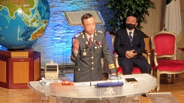 메시지를 전하는 김택조 총회군종목사단장